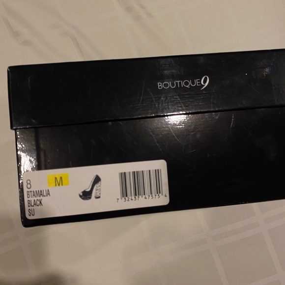 Boutique 9 Amalia Black Suede pep-toe Platform Pump - Picture 4 of 7